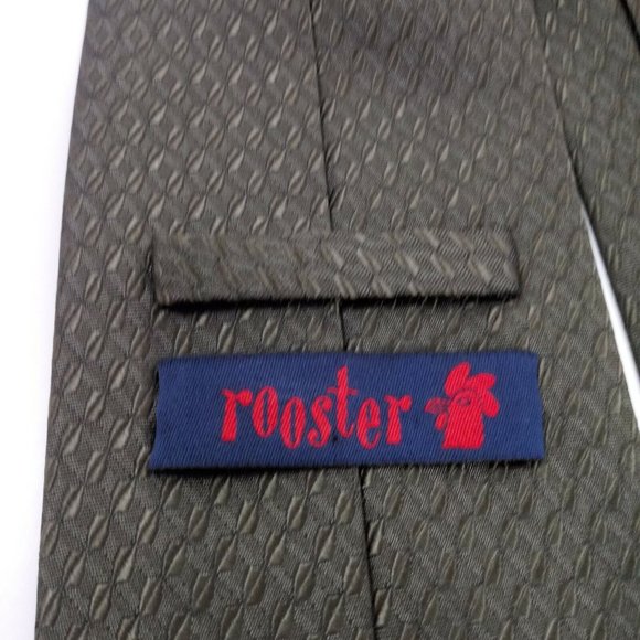 Rooster Mens 100% Silk Green Tie Geometric Design Screencore - Picture 4 of 10